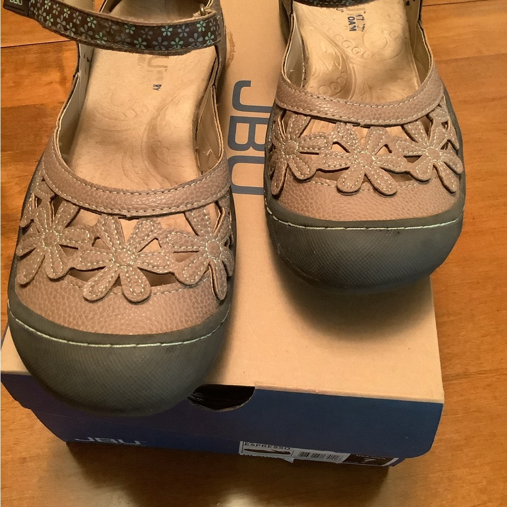 JBU sandals/shoes by Jambu -size 7